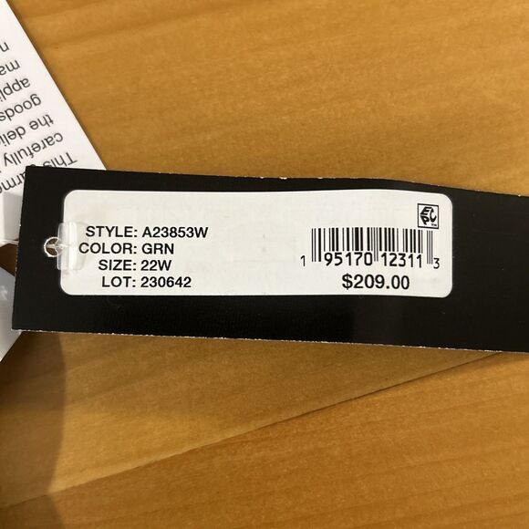 Betsy Adam Knee Length Dress. 22W. Green. Sleeveless. Stretch. Spaghetti Straps - Picture 10 of 12